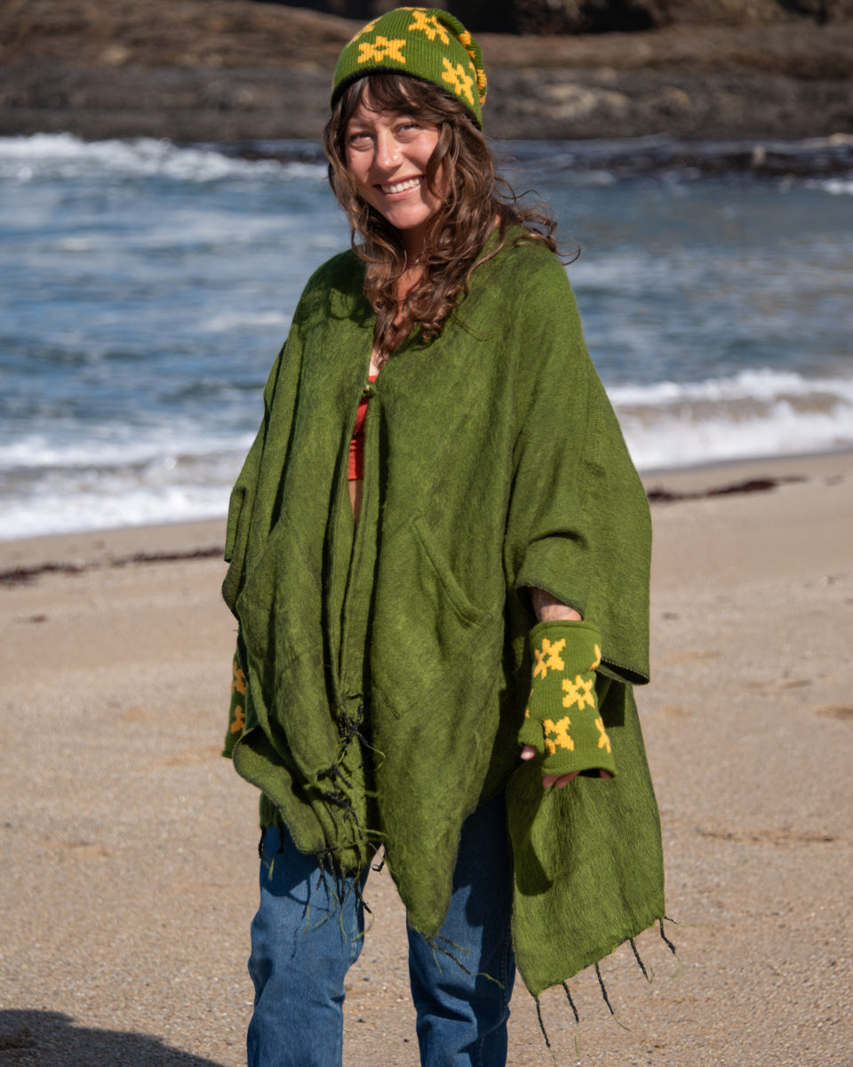 Brushed Woven Ruana in Moss