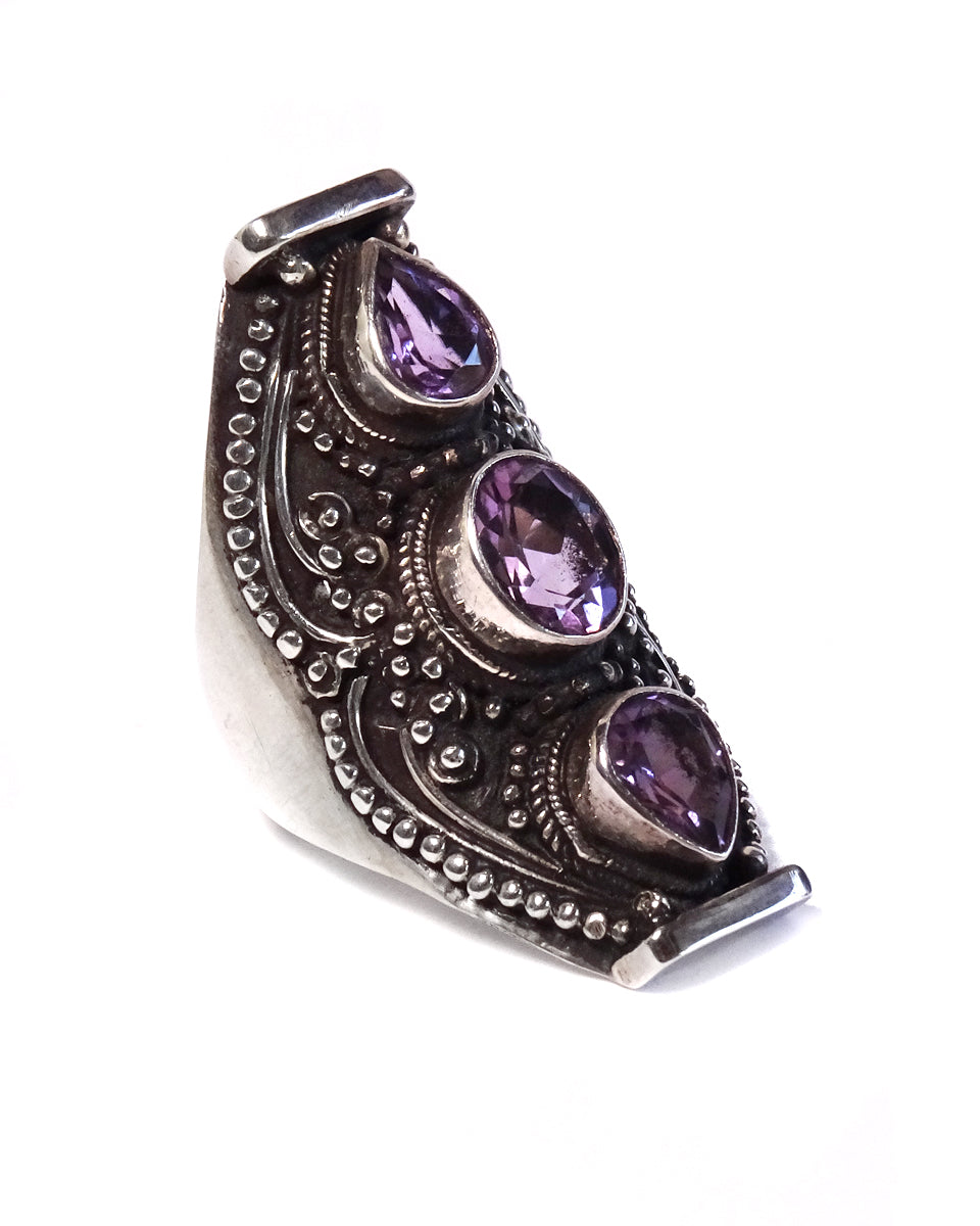 3-Stone Saddle Ring with Filigree