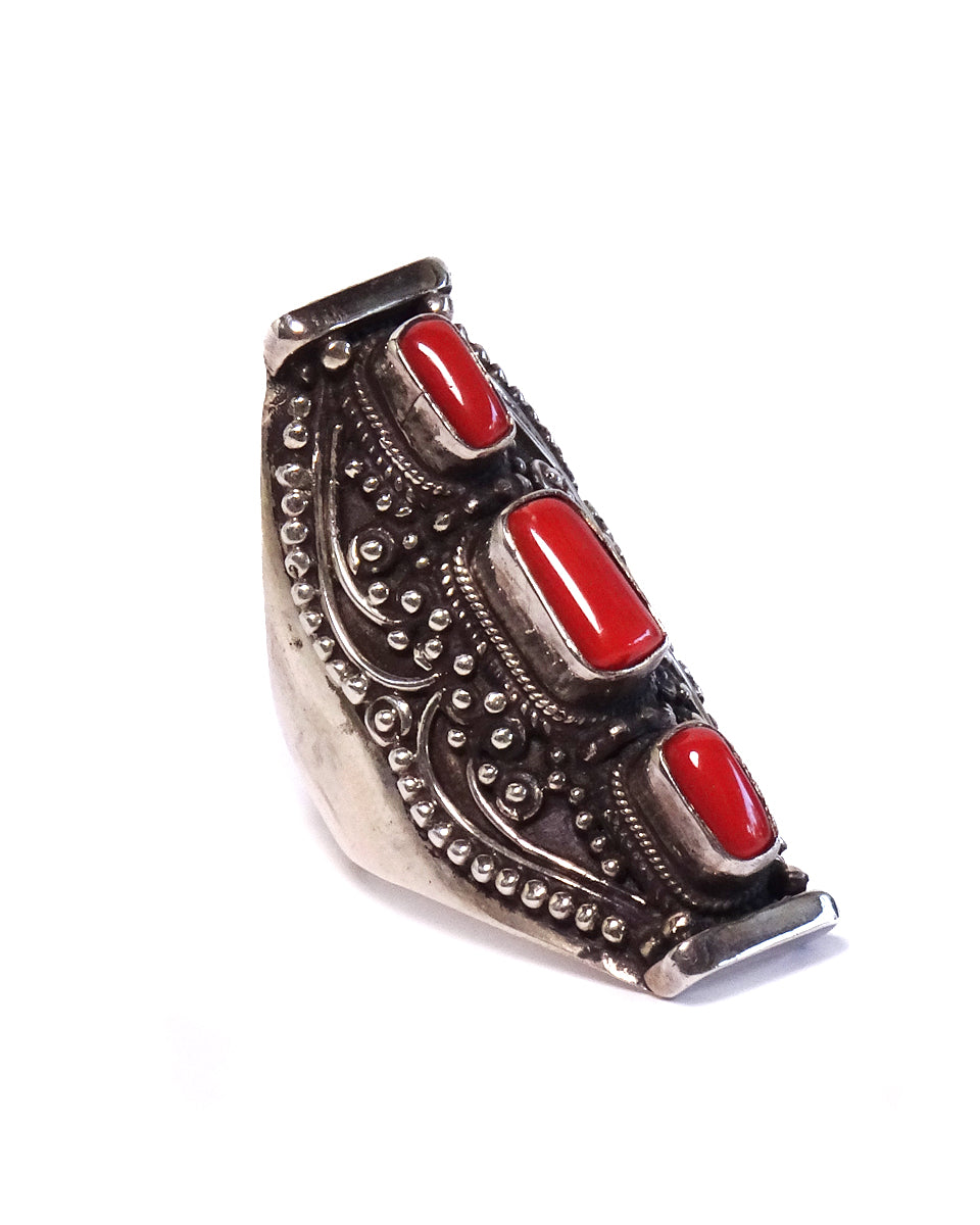 3-Stone Saddle Ring with Filigree