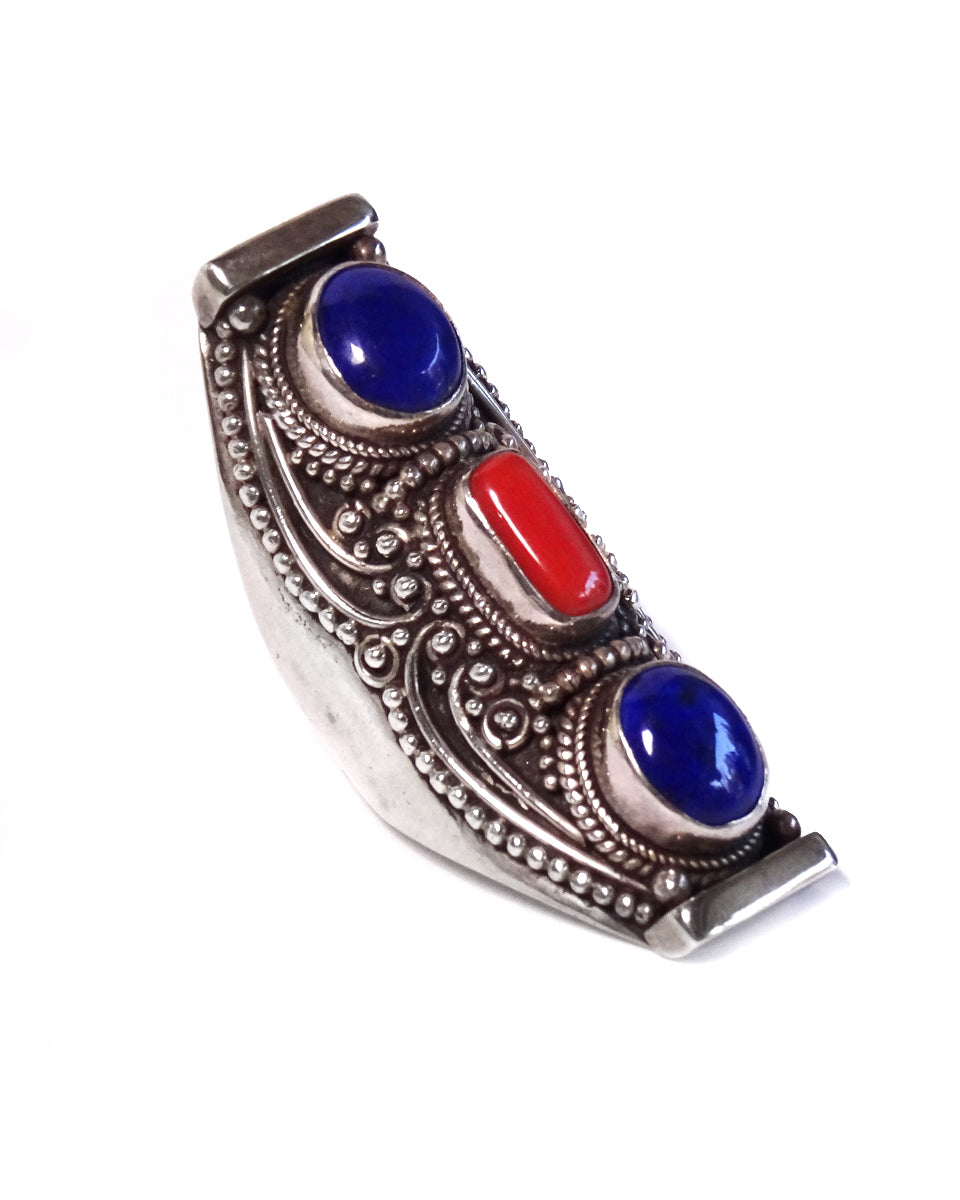 3-Stone Saddle Ring with Filigree