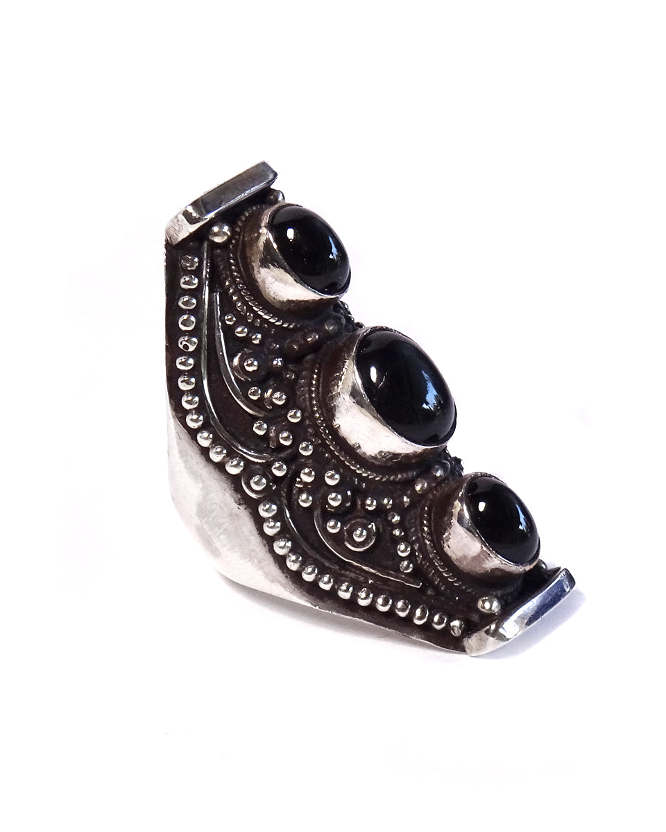 3-Stone Saddle Ring with Filigree