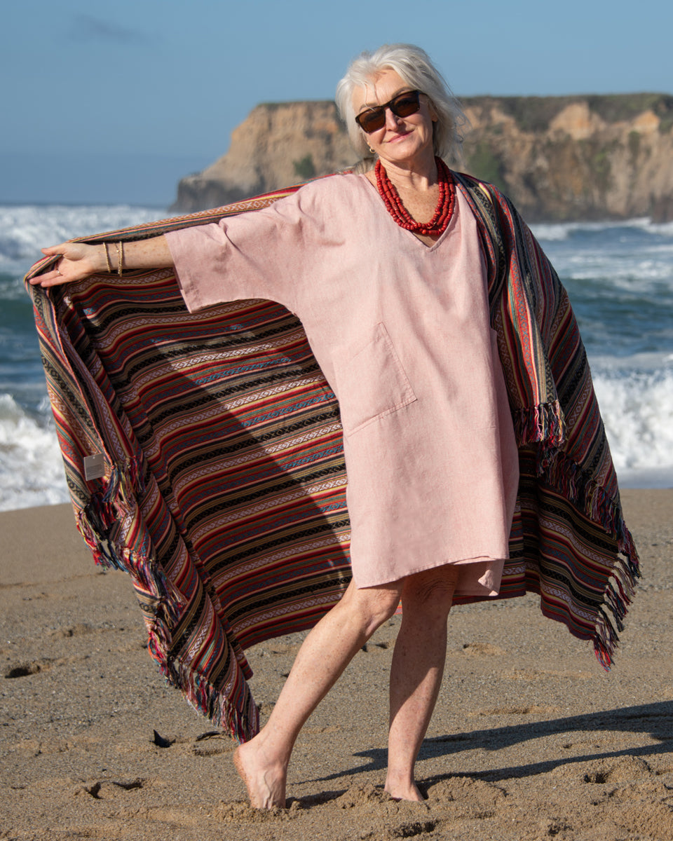 チュニック V Neck Shirts Tunic Cotton tunic with a V-neck - Black - Sz. 40-64 - Zizzifashion