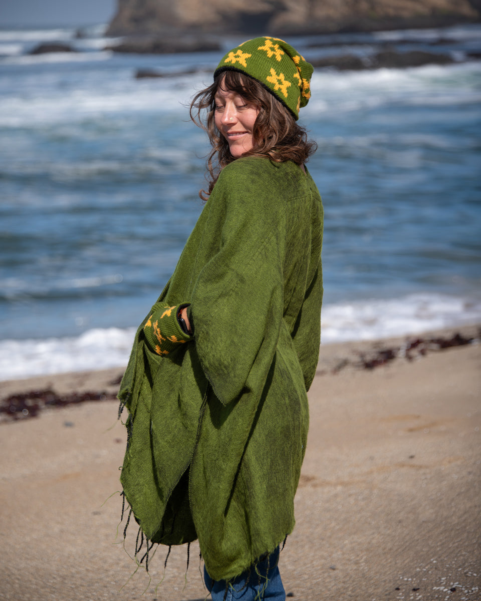 Brushed Woven Ruana in Moss