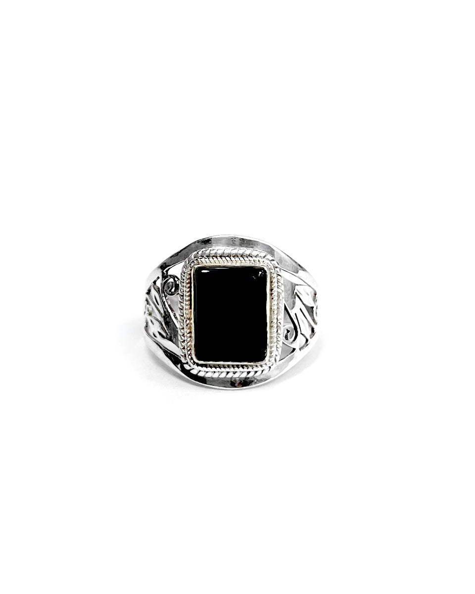 Jali Ring with Oval Stone