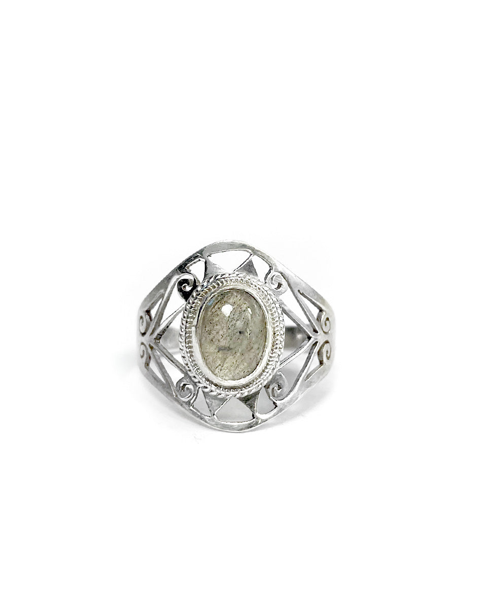 Jali Ring with Round Stone