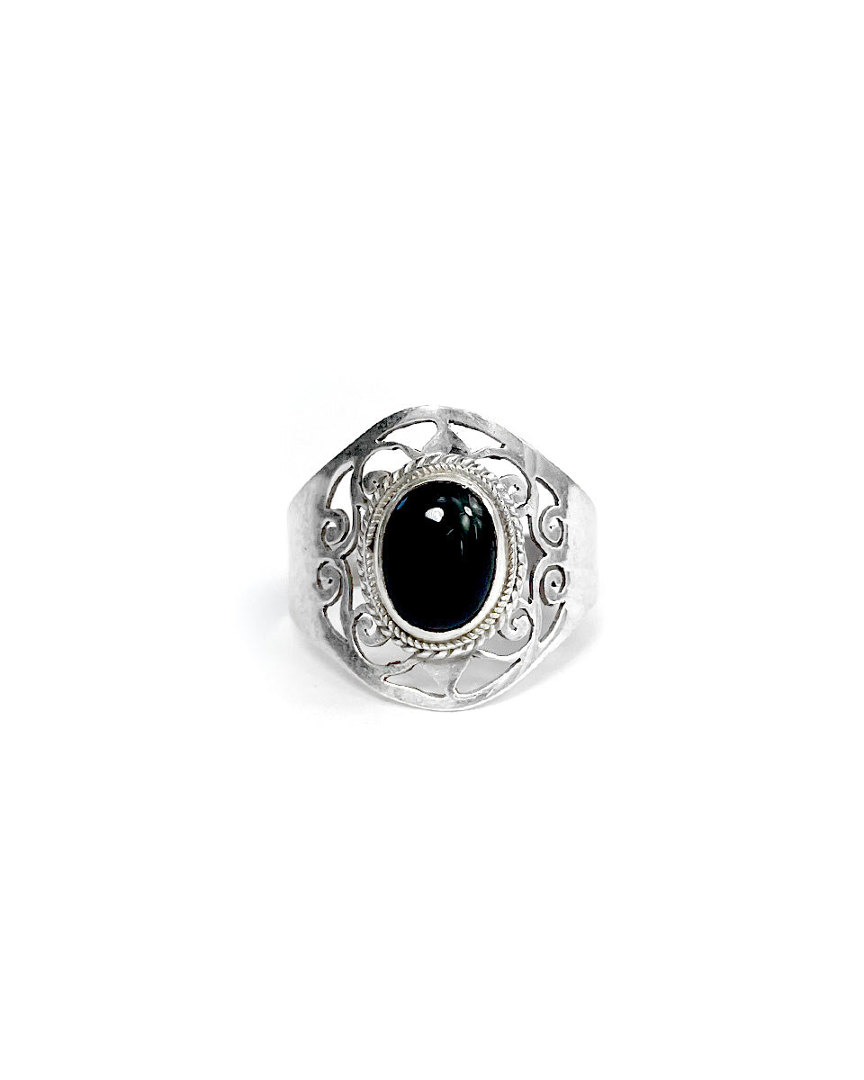 Jali Ring with Round Stone