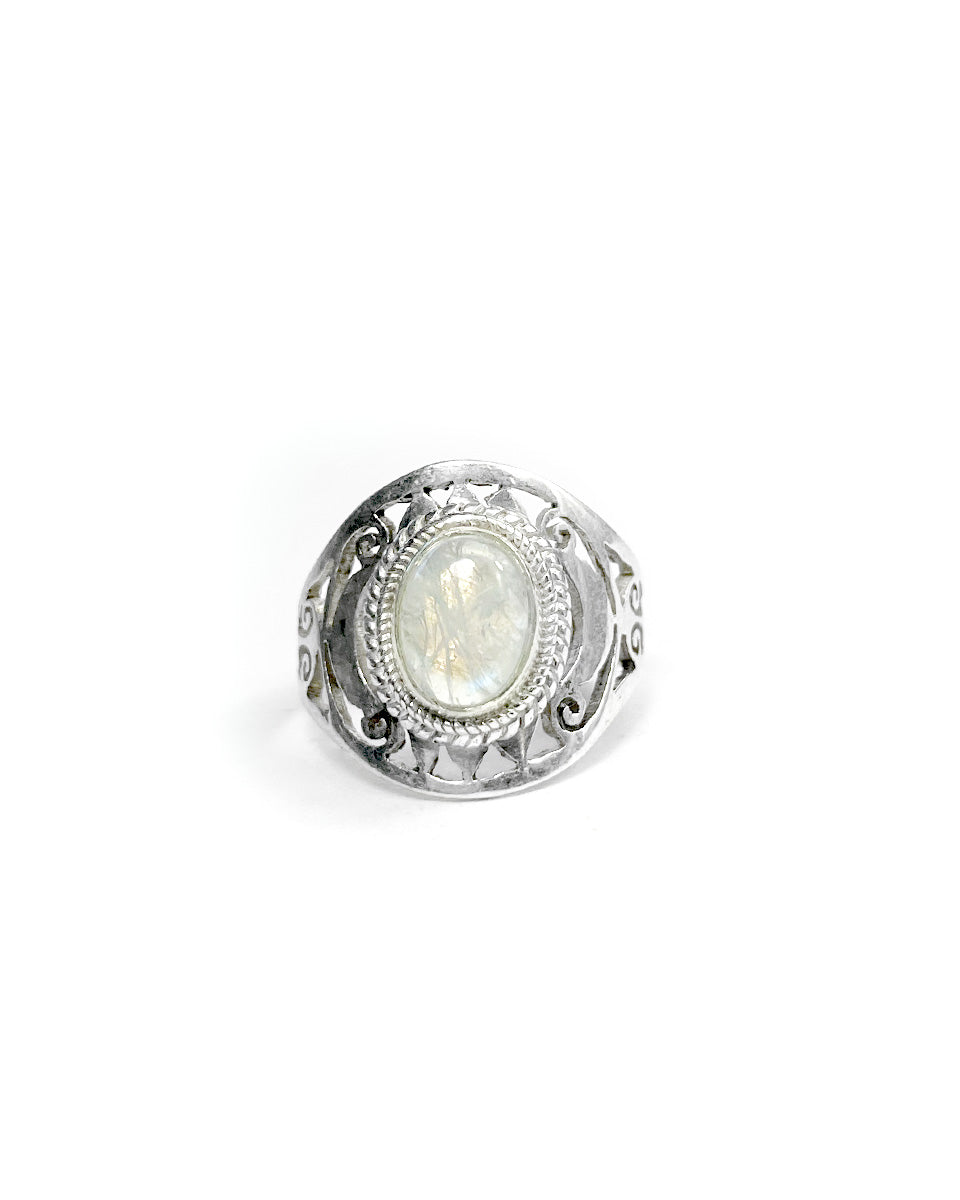 Jali Ring with Round Stone